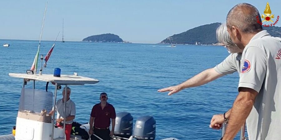 La Spezia, recuperata un'imbarcazione