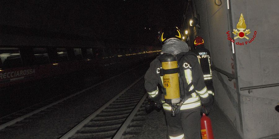 Bologna, esercitazione sulla linea ferroviaria AV Bologna - Firenze