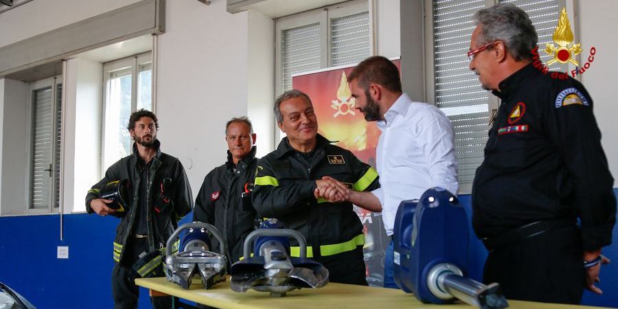 Verona, donato ai Vigili del fuoco un kit per estricazione