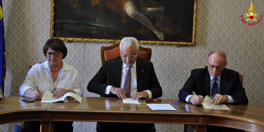 Firmata convenzione AIB tra Vigili del fuoco e Regione Umbria