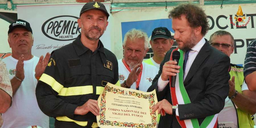 Minucciano (LU), conferita al Corpo Nazionale dei Vigili del fuoco la cittadinanza onoraria in occasione del 52° Motoraduno dei Vigili del fuoco