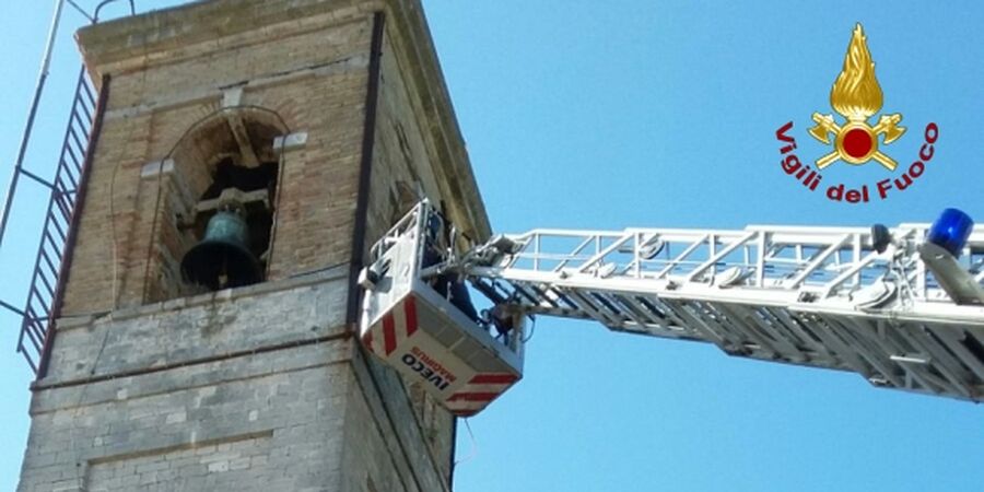 Ancona, rimozioni parti pericolanti nel campanile di Massignano