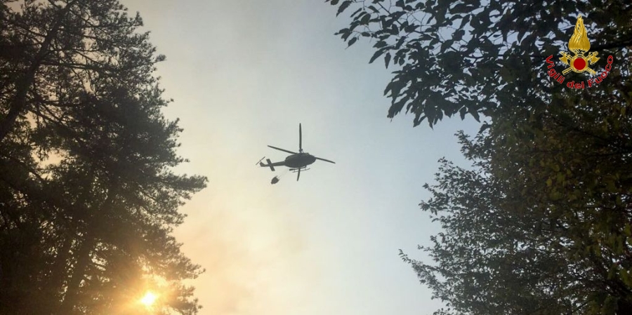 Bologna, nel comune di Vergato incendio bosco fra la frazione di Susano e il Monte Pero