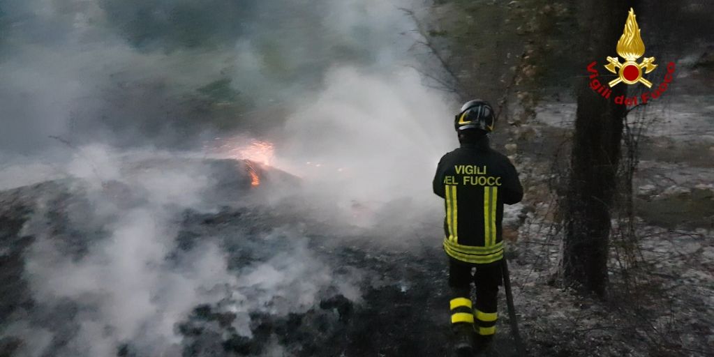 Savona, incendio boschivo tra i comuni di Giusvalla e Pontinvrea