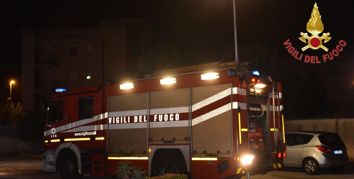 Lecce, incendio appartamento