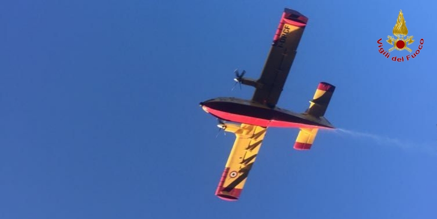 Genova, interventi per incendi boschivi a Vesima e Novano