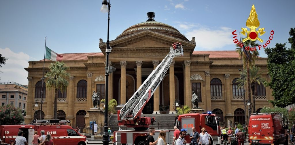 Palermo, conclusa giornata "Pompieropoli" in piazza Teatro Massimo