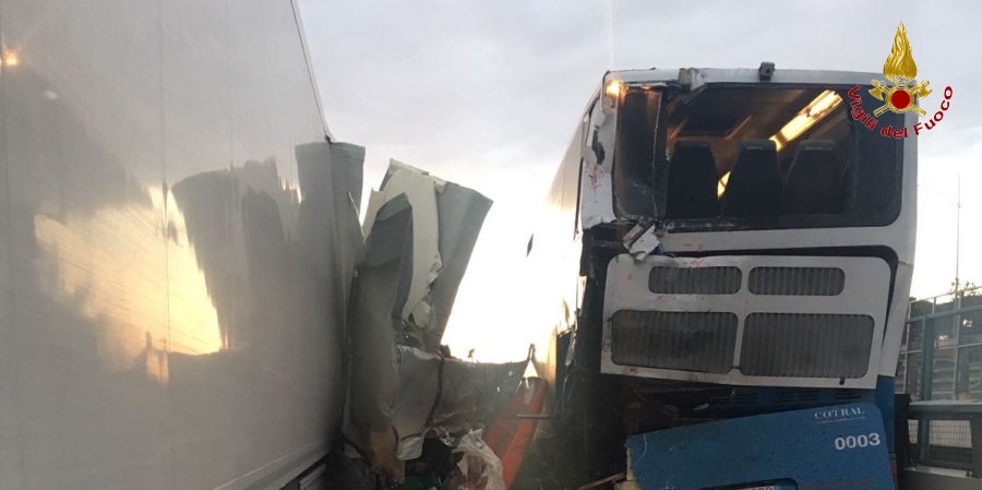 Roma, grave incidente stradale sulla "A.24"