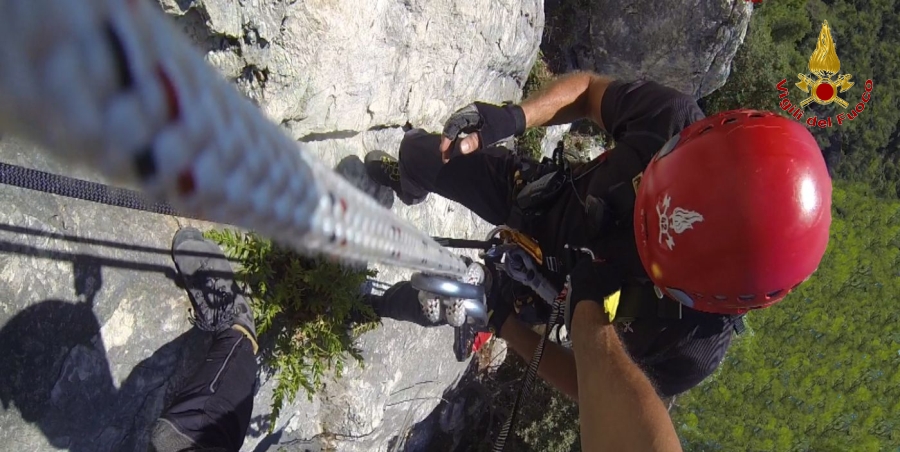 Genova, soccorso un giovane scalatore ferito su una parete di roccia