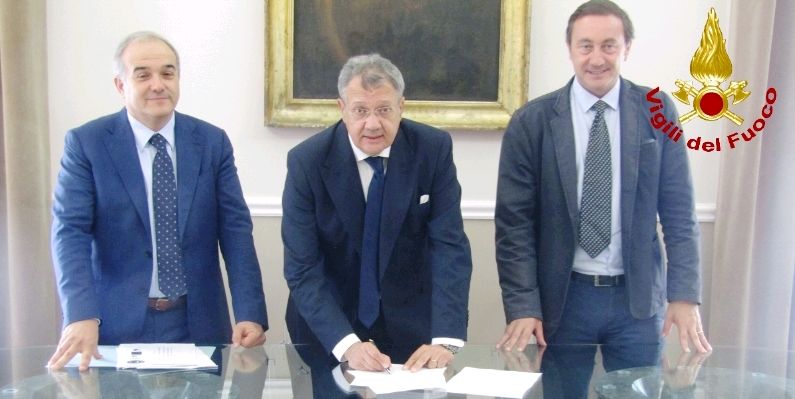 Trapani, firmata convenzione tra il Comando dei Vigili del fuoco ed il Comune di Favignana
