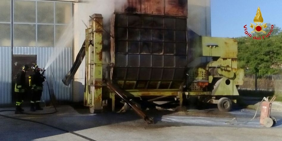 Ancona, due diversi interventi dei Vigili del fuoco in comuni della provincia