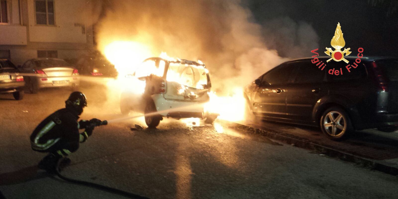 Catanzaro, in fiamme autovetture nella notte