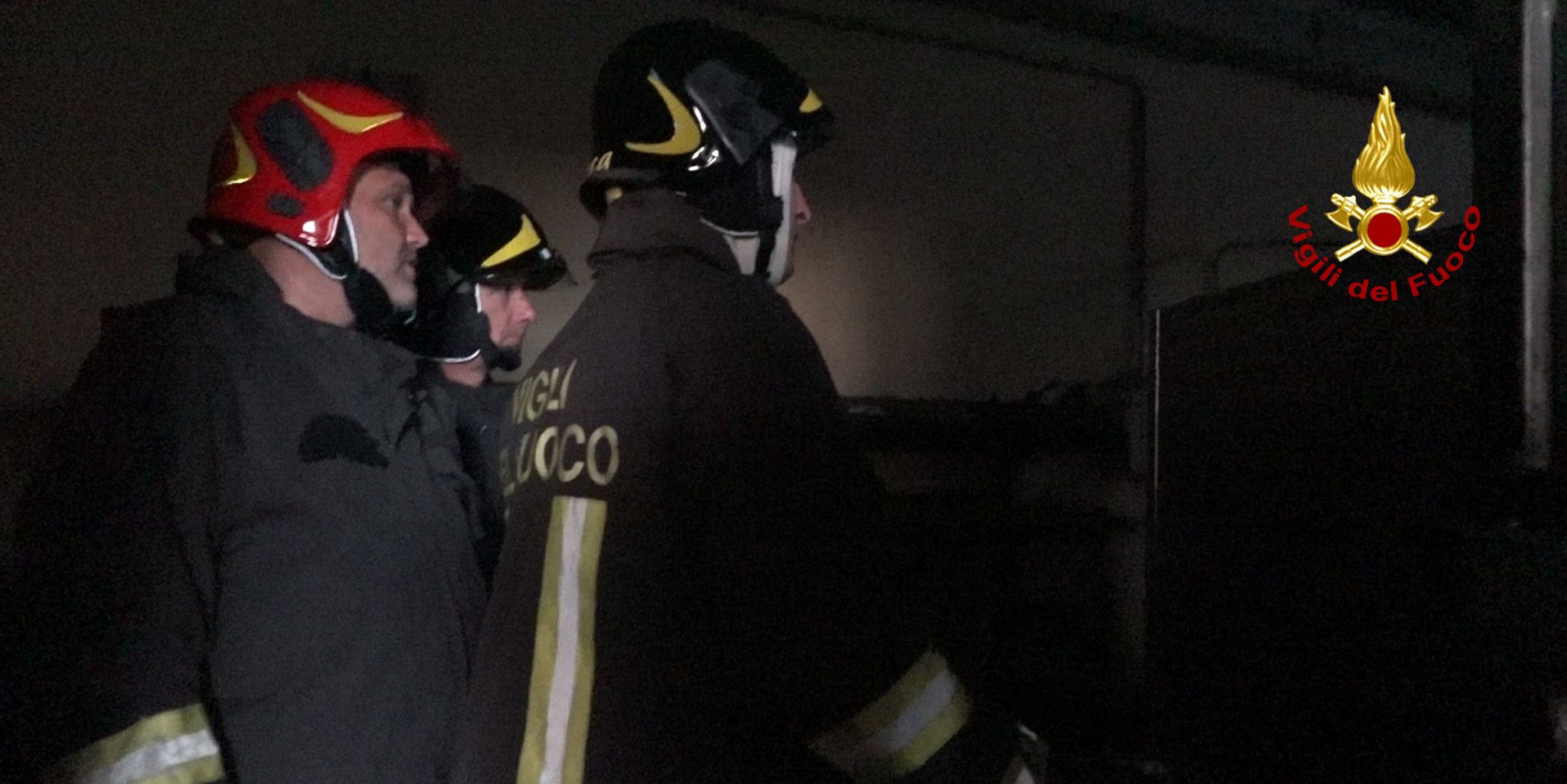 Genova, incendio all'interno di una ditta per la lavorazione dei metalli