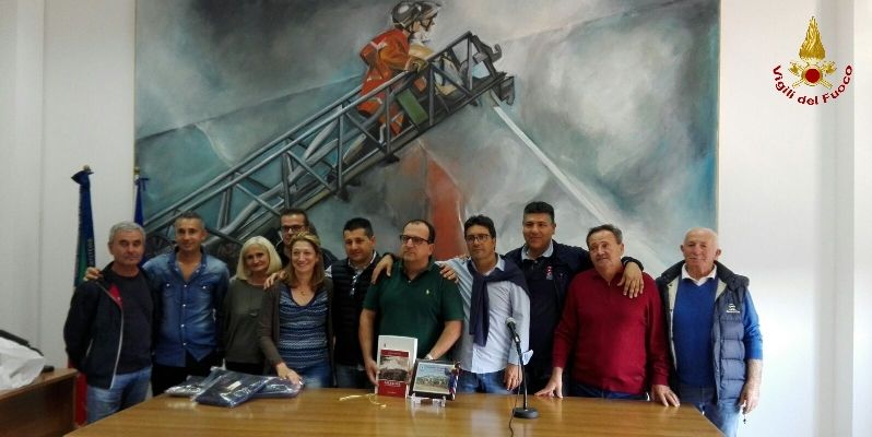 Crotone, delegazione del Comune di Falerone (FM) in visita al Comando dei Vigili del fuoco