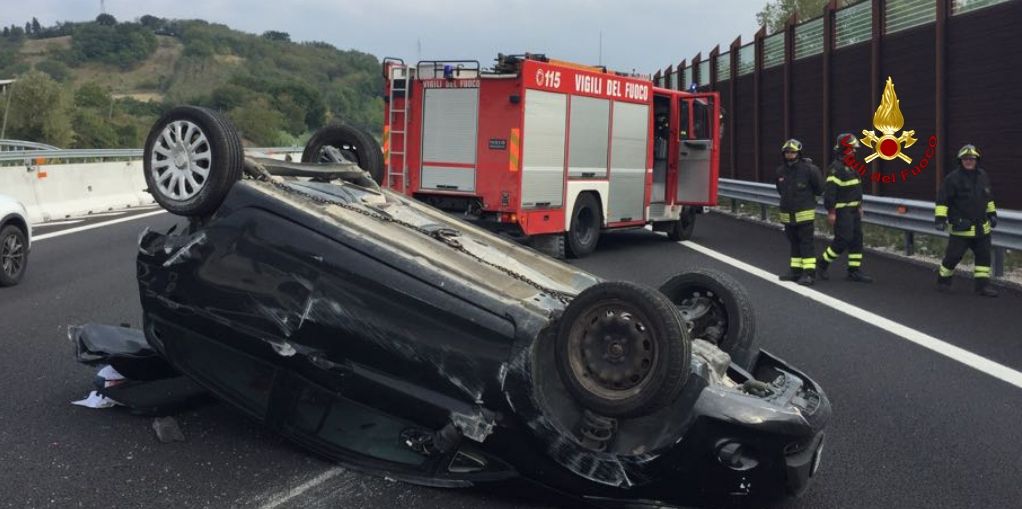 Ancona, incidente stradale sulla 2A.14" altezza uscita Ancona Nord