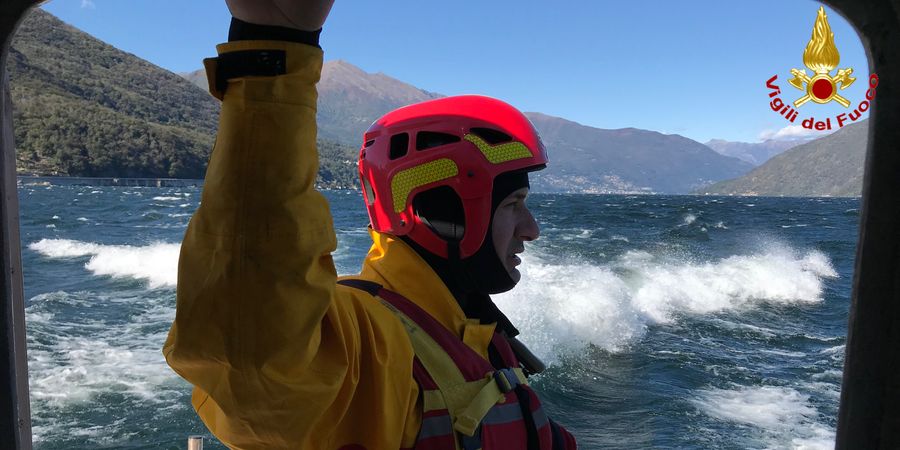Varese, soccorso uno sportivo sulle acque del Lago Maggiore