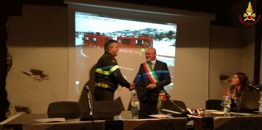 Verbania, i Vigili del Fuoco ricevono l'attestato di Benemerito per l'anno 2017