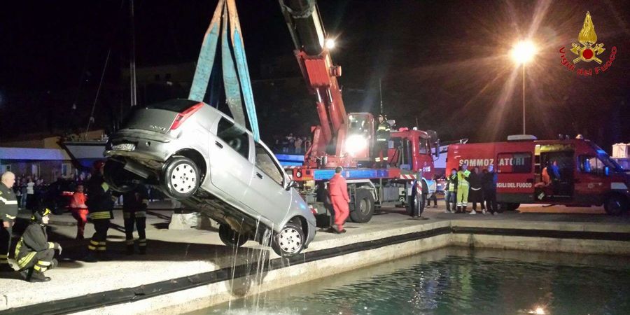 Sassari recuperata auto finita in mare