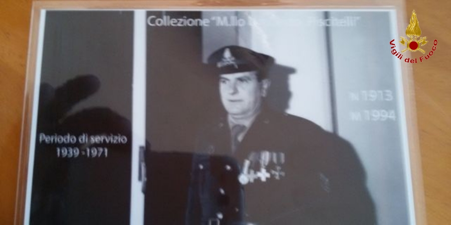Benevento, donata al Comando provinciale una collezione di oggettistica dedicata ai Vigili del fuoco