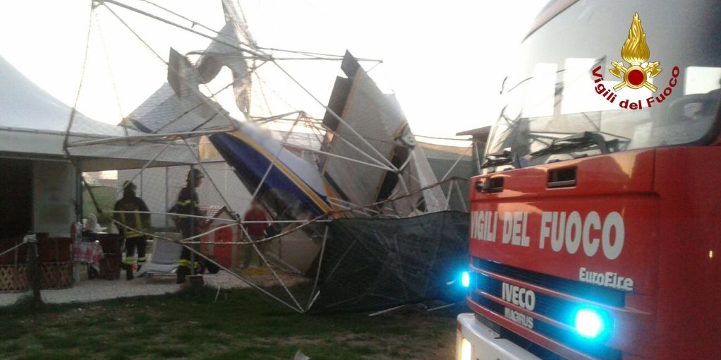 Macerata, cade un aereo ultraleggero nei pressi della zona industriale di Recanati