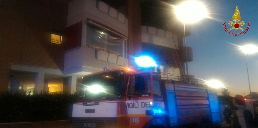 Roma, incendio alloggio nella zona di Mezzocammino