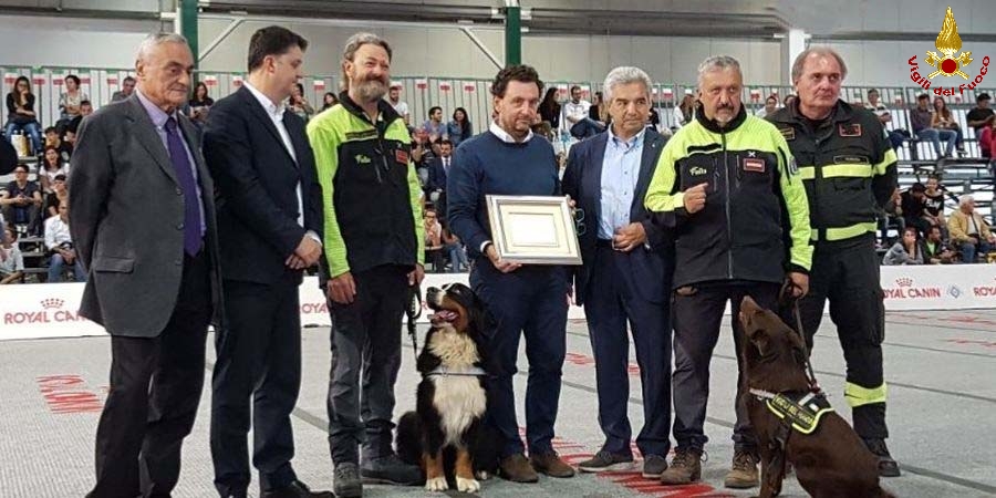 Perugia, riconoscimenti ai cinofili dei Vigili del fuoco
