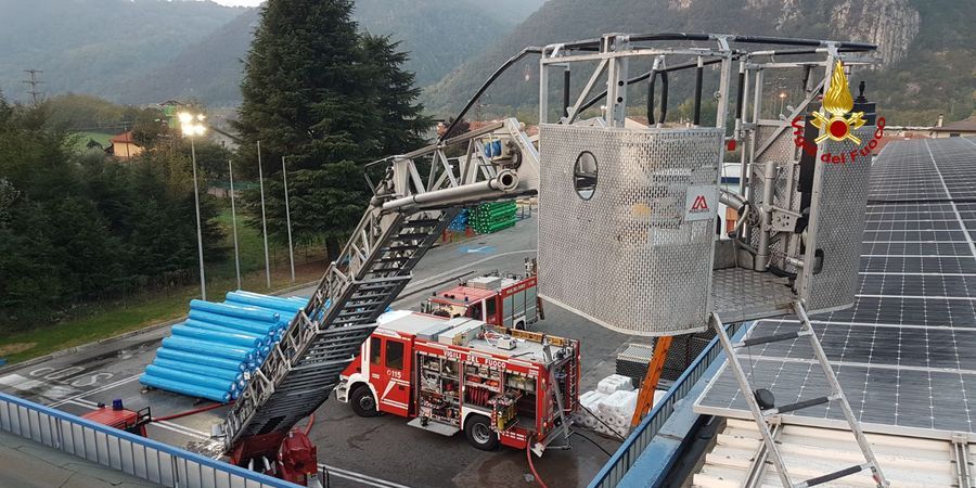 Vicenza, incendio in una azienda