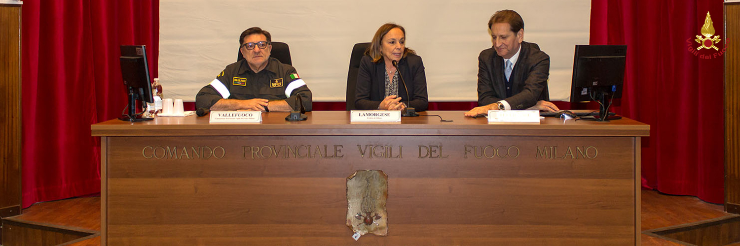 Milano, il Prefetto Luciana Lamorgese in visita al Comando dei Vigili del fuoco