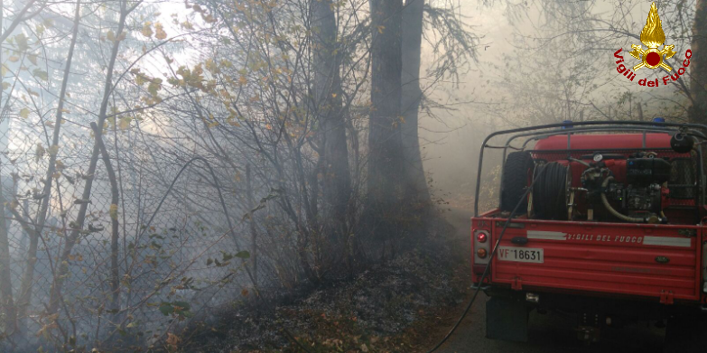 Lecco, incendio bosco nel comune di Veleso