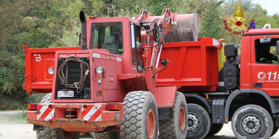 Ancona, corso regionale mezzi movimento terra G.O.S.