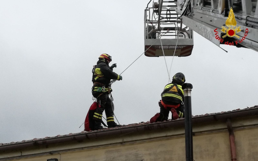 Ferrara, i Vigili del fuoco impegnati in numerosi interventi a causa del maltempo