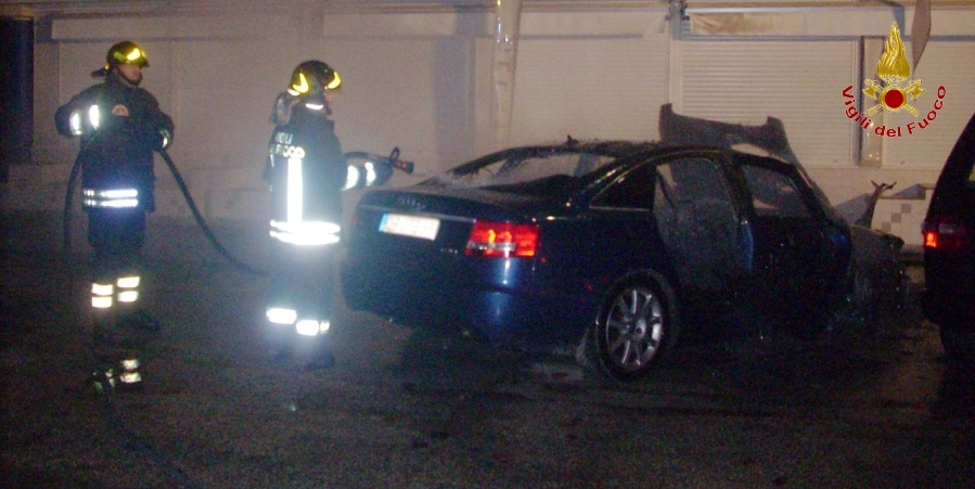 Ancona, incendio autovettura nel comune di Senigallia