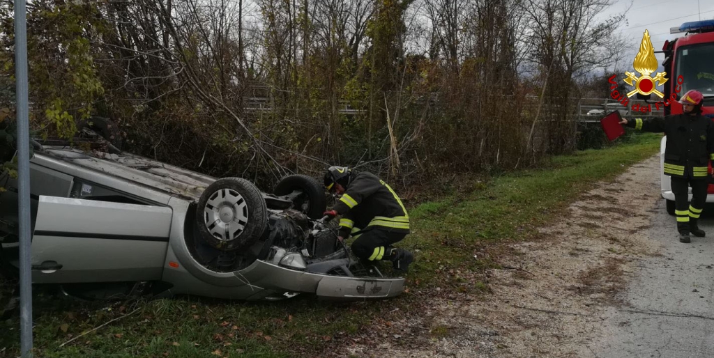 Ancona, incidente stradale a Cambiano di Fabriano