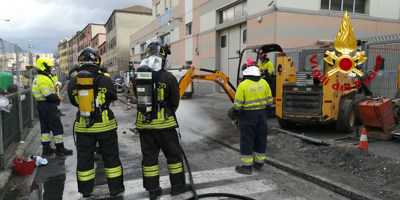 Genova, fuga di gas da una tubatura di media pressione