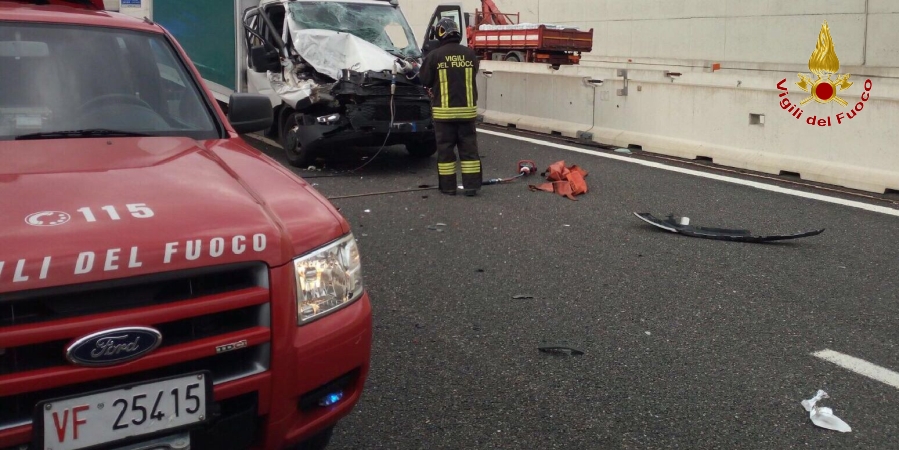 Varese, incidente stradale sulla "A.36" in direzione Como