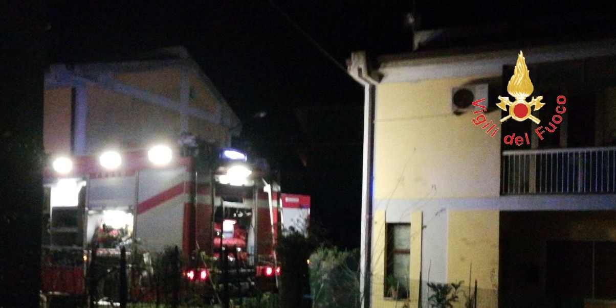 Catanzaro, incendio abitazione nel comune di Caraffa