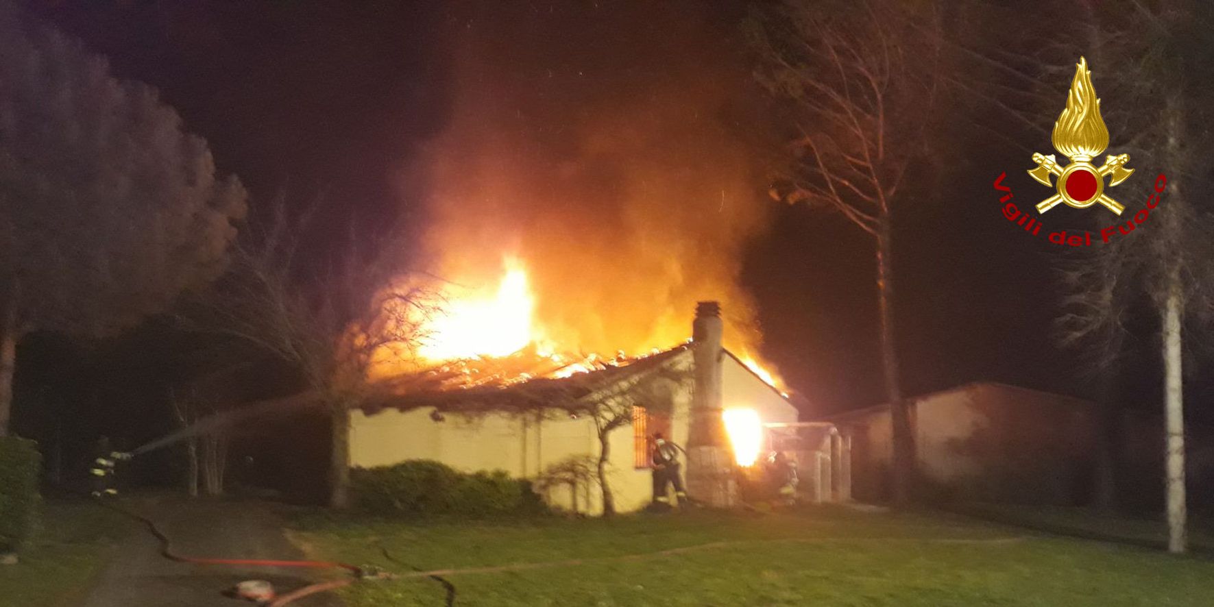 Padova, incendio autorimessa coinvolge veicoli parcheggiati al suo interno