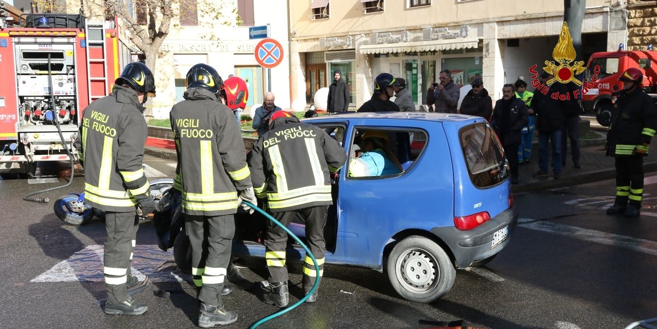 Pisa, esercitazione dei Vigili del fuoco nel comune di Pomarance