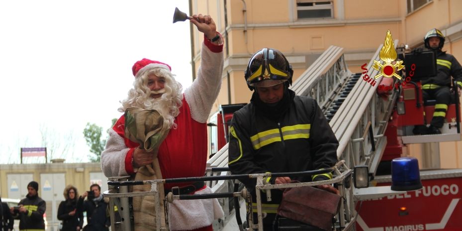 Ancona, si rinnova la tradizione del Natale di solidarietà per i bambini dell'Ospedale "Salesi"