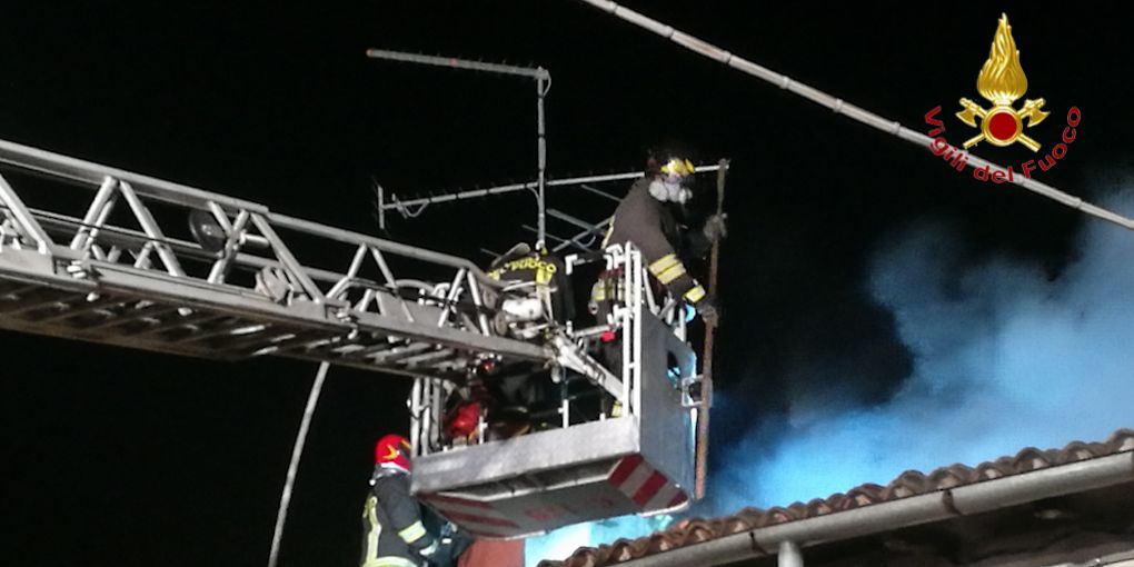 Verona, incendio casa rurale nel comune di Sona