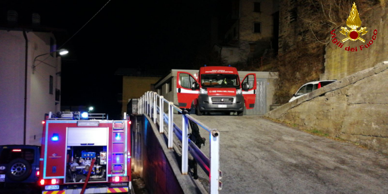 Lecco, incendio tetto nel comune di Premana