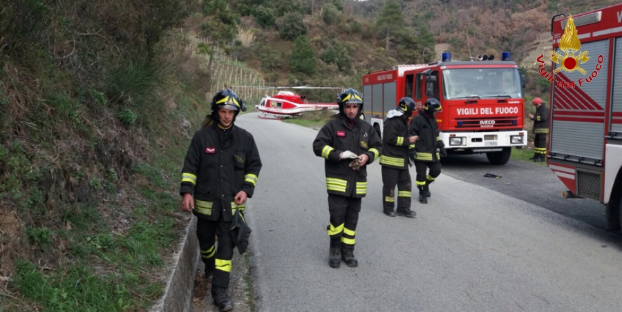 La Spezia, soccorso a persona infortunatasi durante un lavoro di scavo