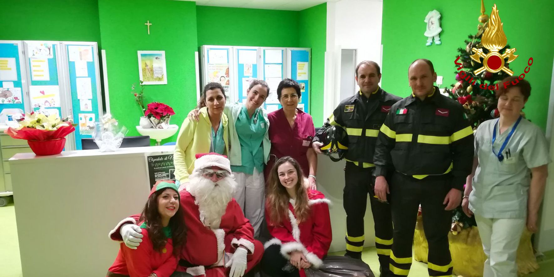 Padova, iniziativa di solidarietà dei Vigili del fuoco presso l'Ospedale di Schiavonia