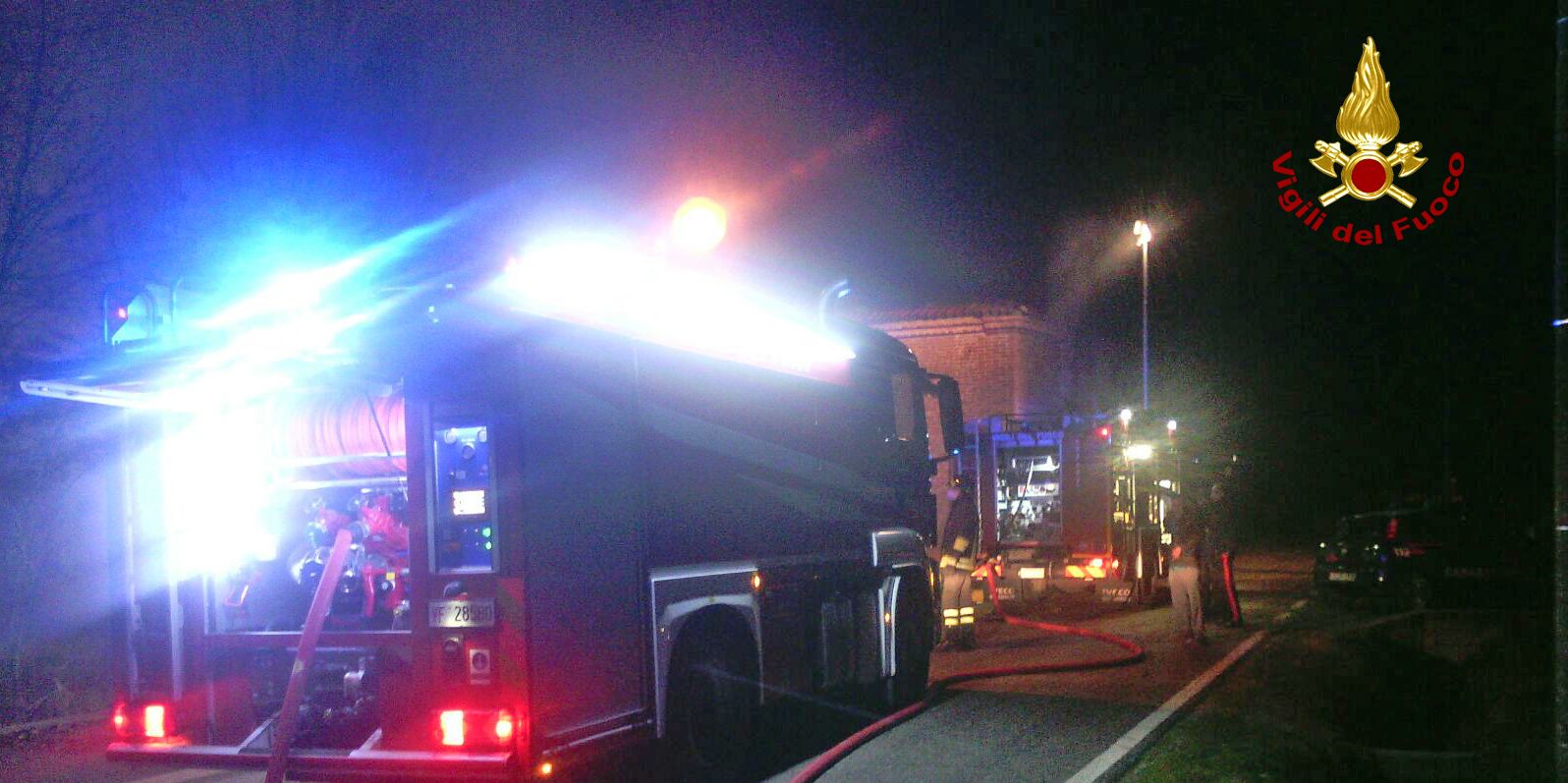 Vicenza, a fuoco una baracca adibita a legnaia e deposito attrezzature