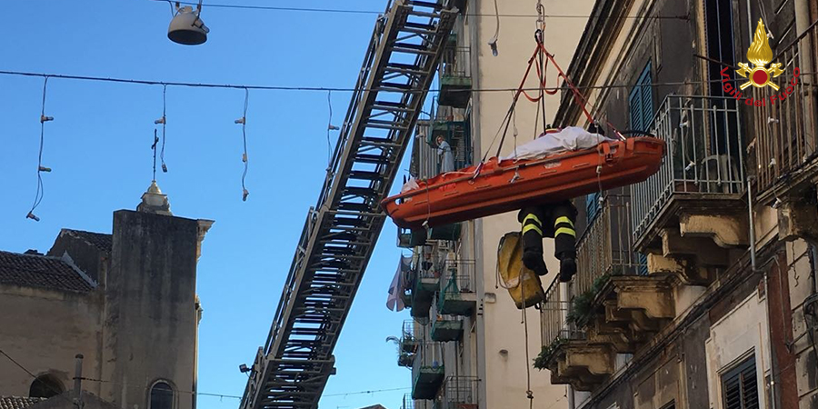 Catania, soccorso a persona