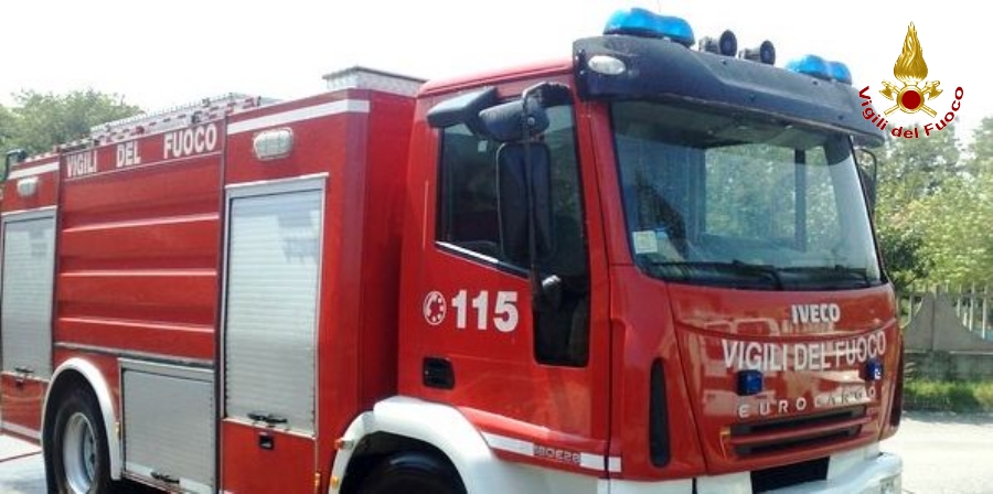 Roma, incendio in un istituto scolastico di Civitavecchia