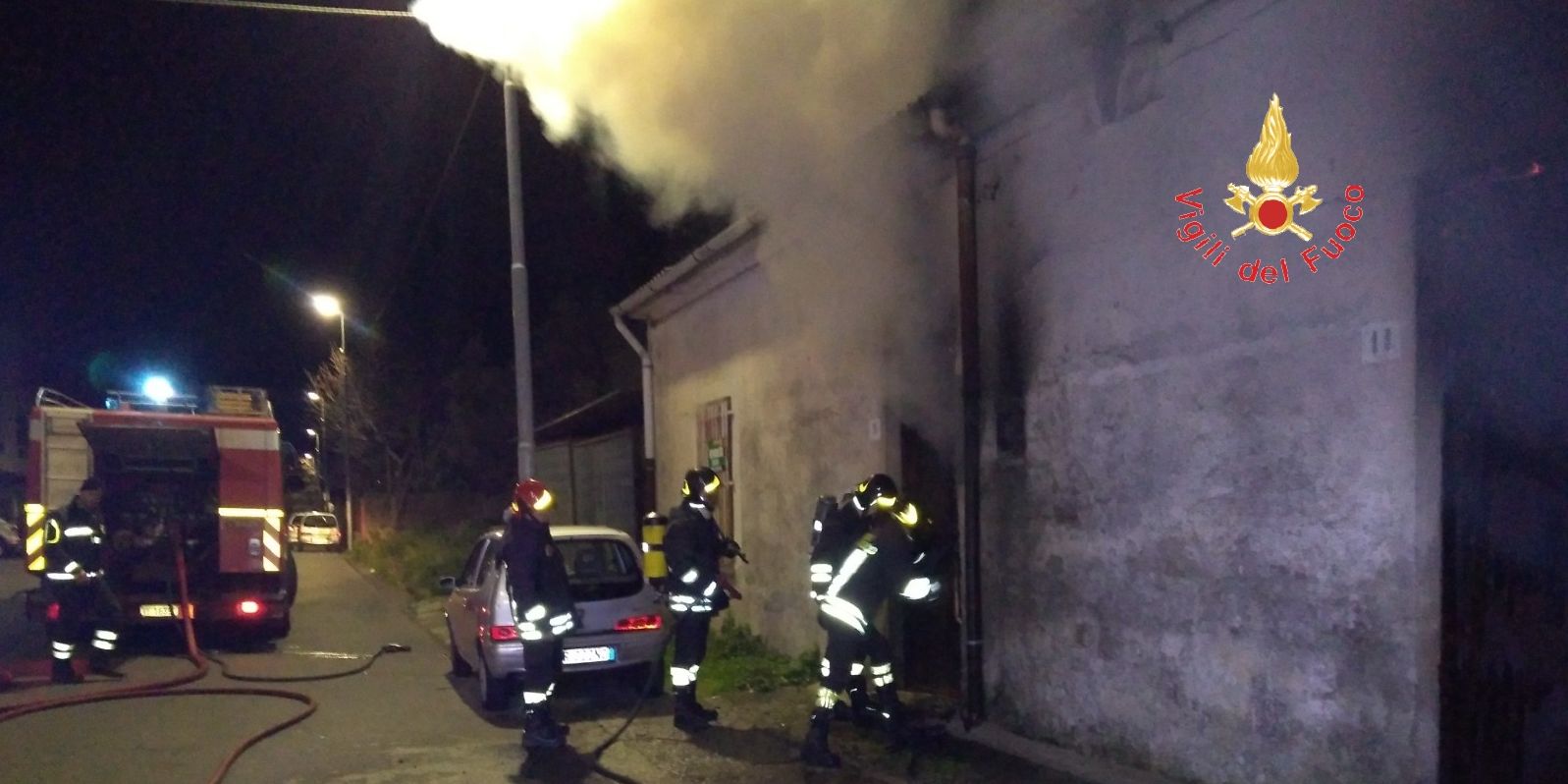 Catanzaro, incendio magazzino