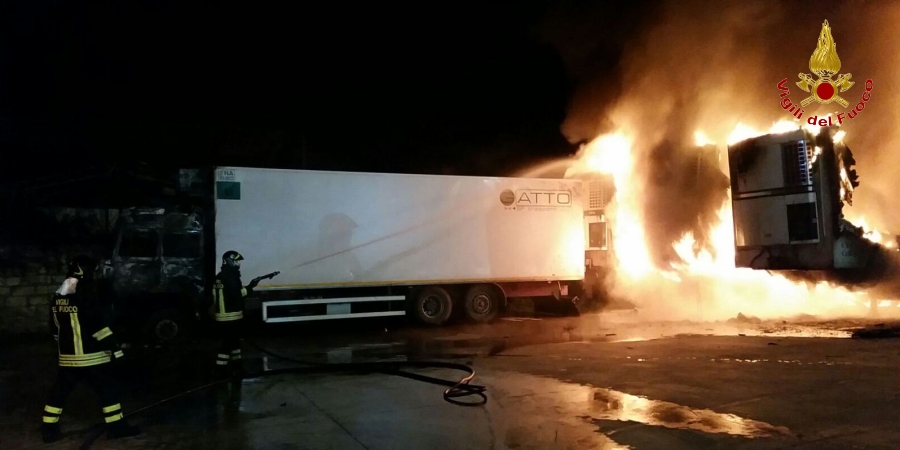 Ragusa, incendio automezzi pesanti nel comune di Vittoria