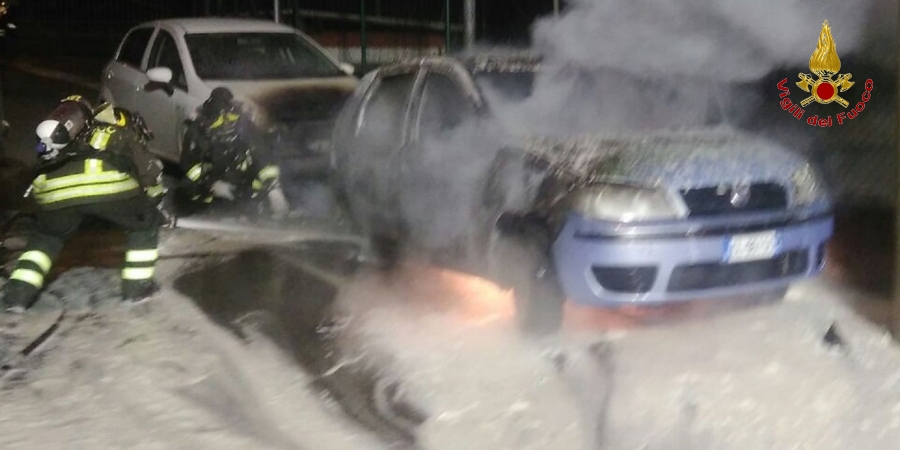 Lecco, incendi autovetture in due comuni della provincia
