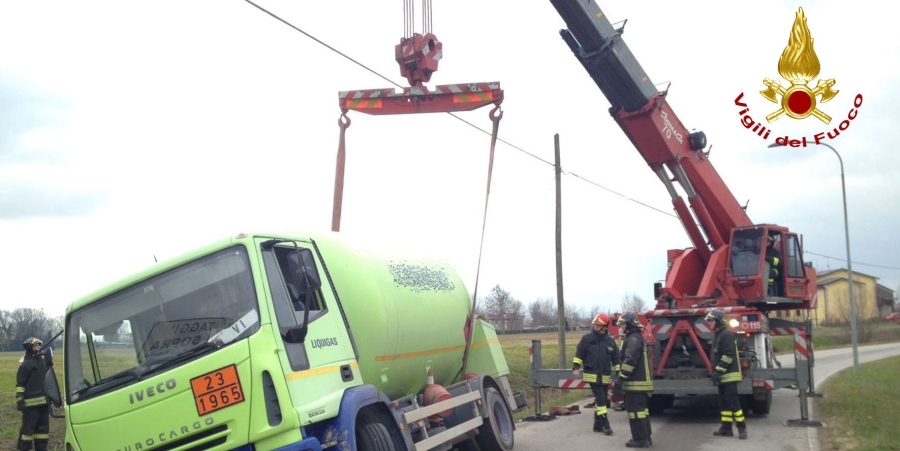 Padova,  recupero cisterna contenente gas Gpl nel comune di Villafranca